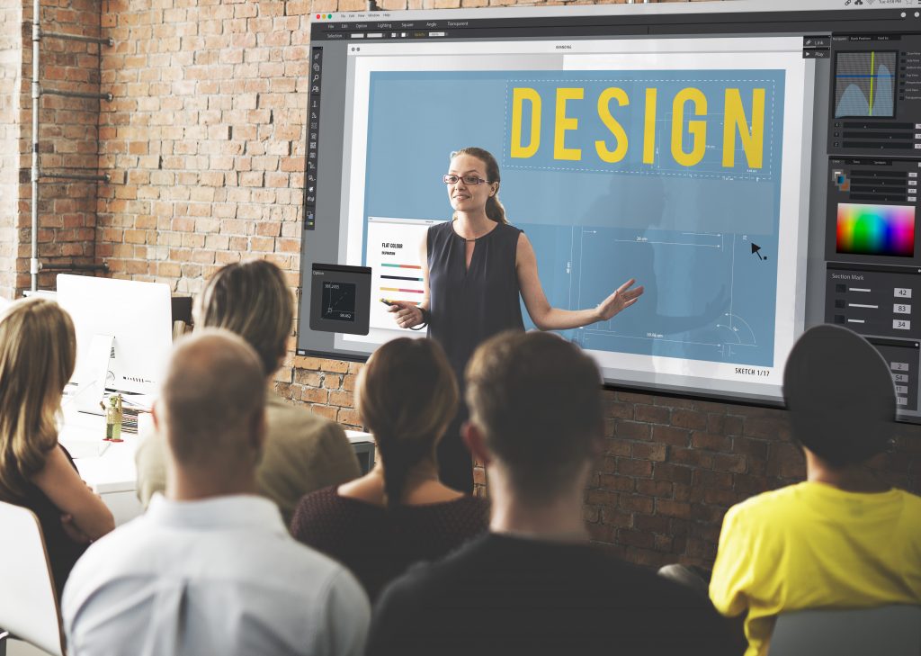 Formación en diseño con herramientas (Canva, Adobe, Figma)